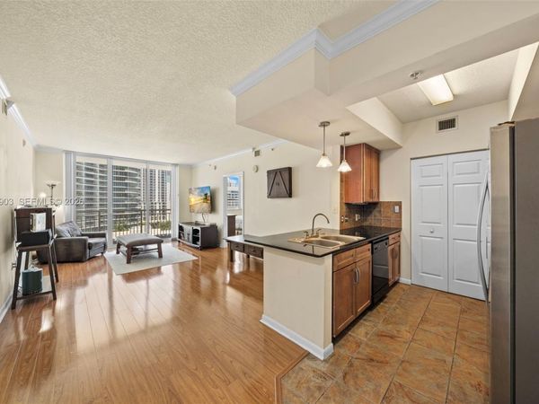 2000 N Bayshore Dr , Unit 1005, Miami, FL 33137