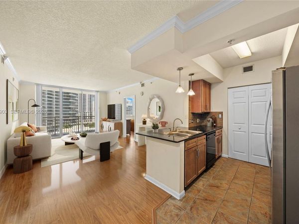 2000 N Bayshore Dr , Unit 1005, Miami, FL 33137