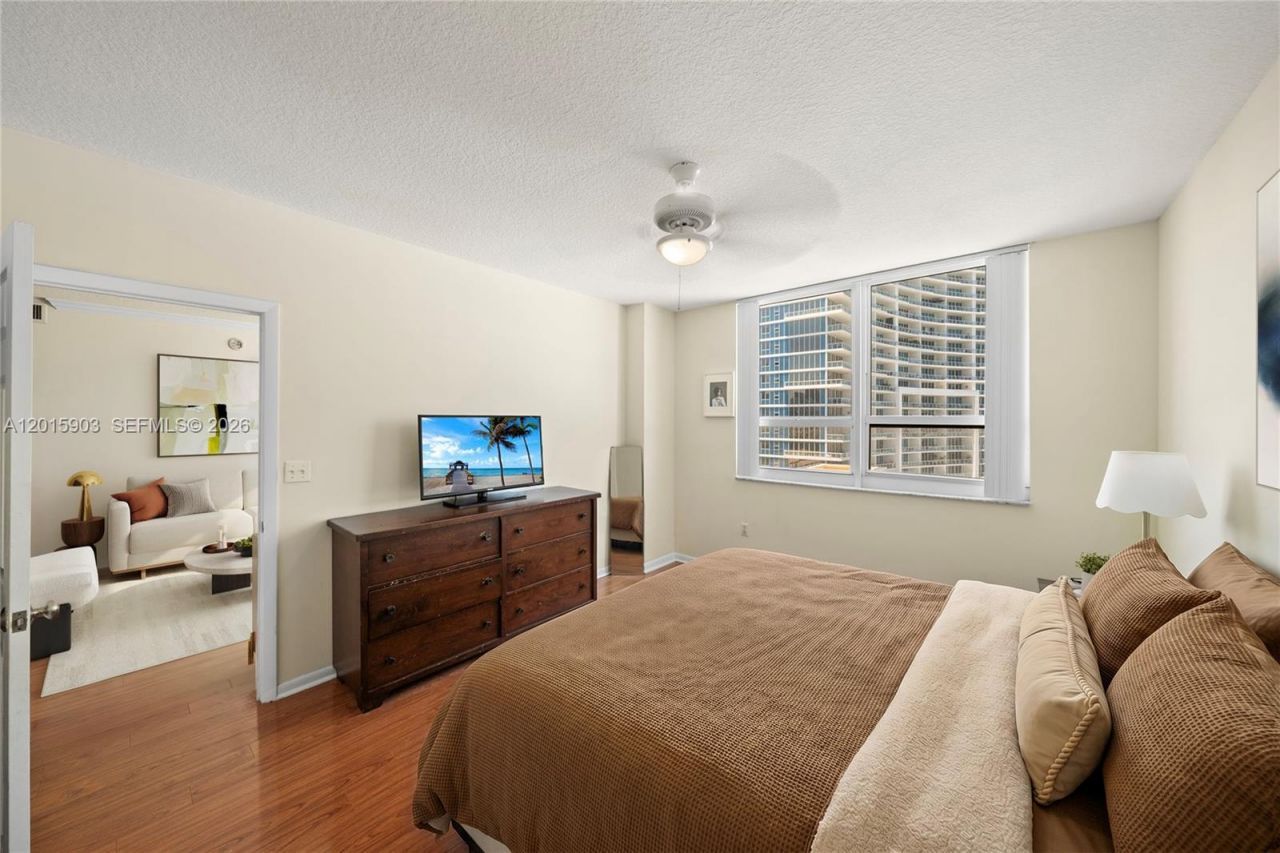 2000 N Bayshore Dr , Unit 1005, Miami, FL 33137 Photo