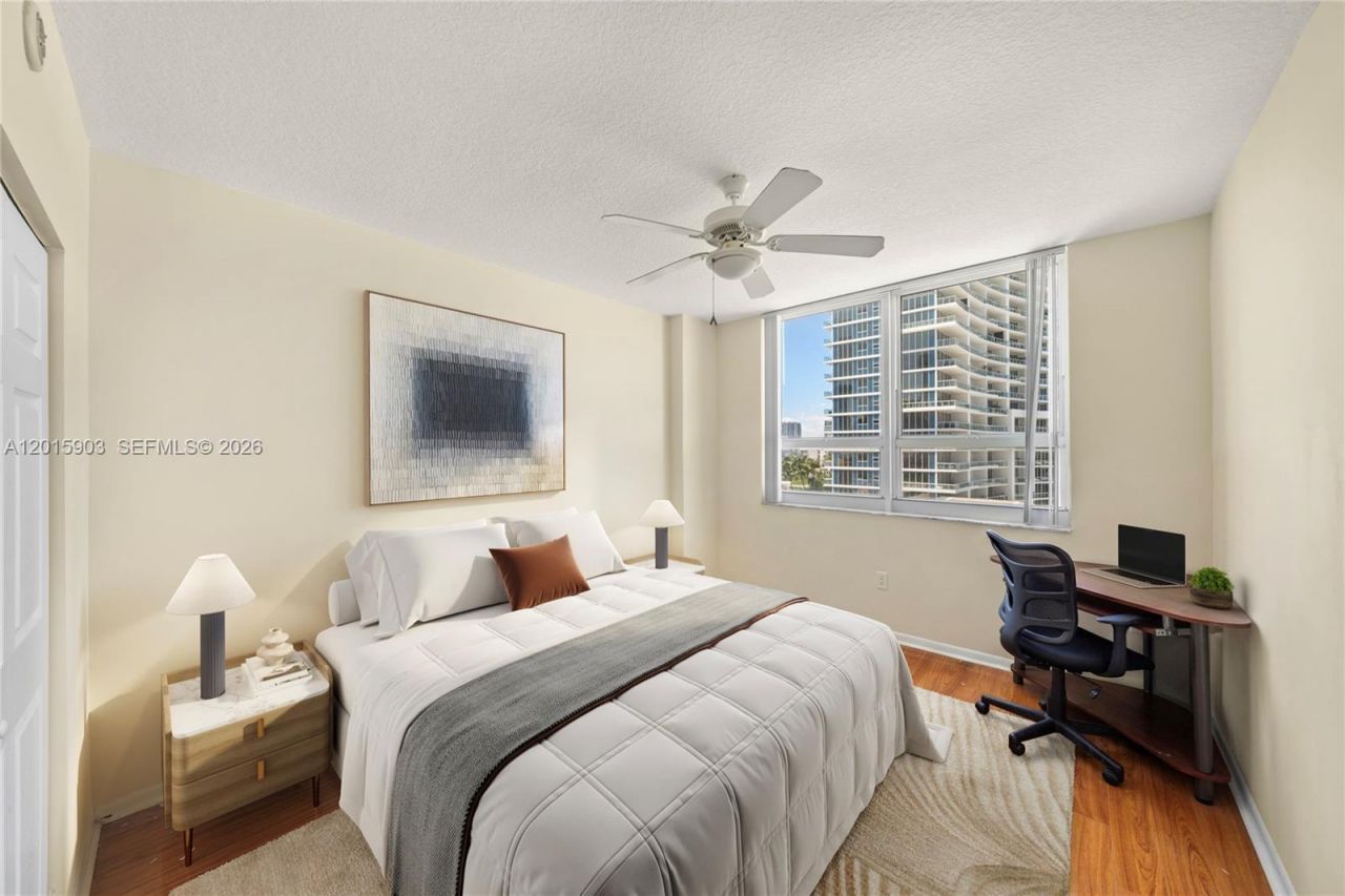 2000 N Bayshore Dr , Unit 1005, Miami, FL 33137 Photo