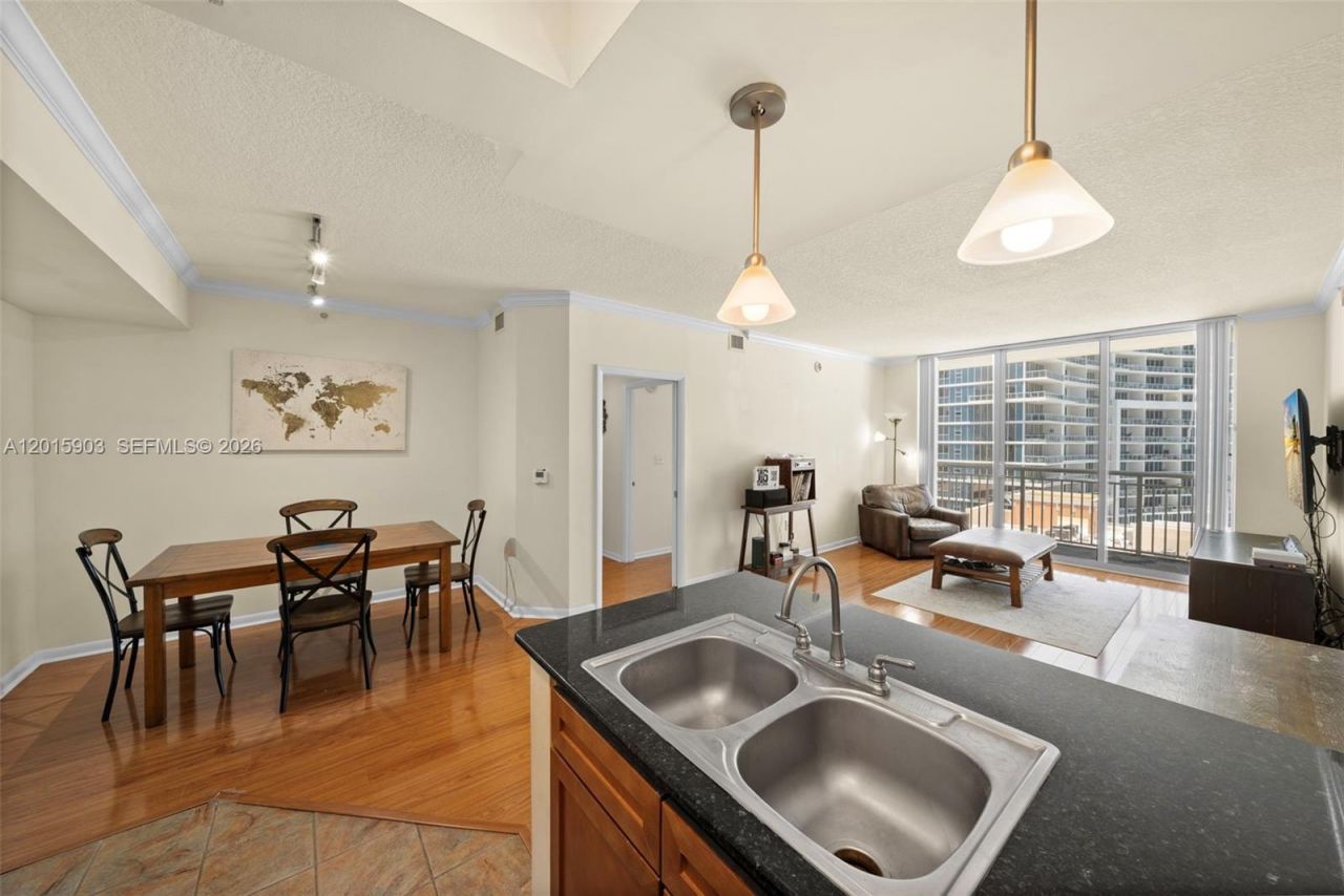 2000 N Bayshore Dr , Unit 1005, Miami, FL 33137 Photo