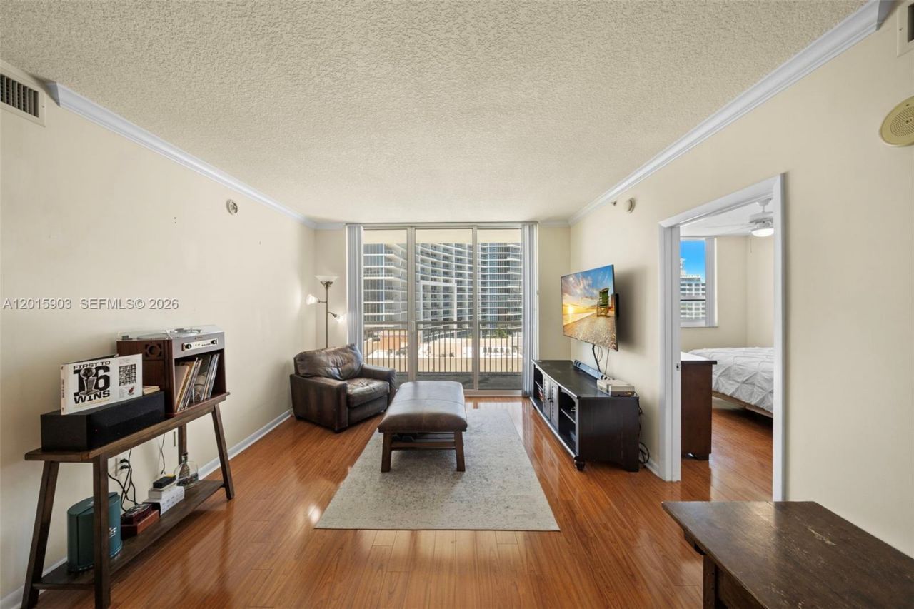 2000 N Bayshore Dr , Unit 1005, Miami, FL 33137 Photo