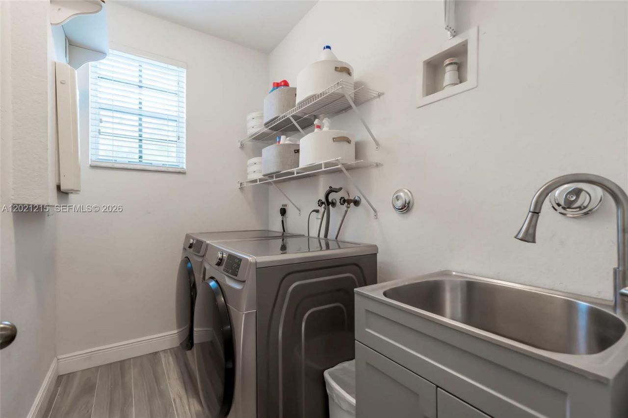 863 Vanda Ter , Weston, FL 33327 Photo