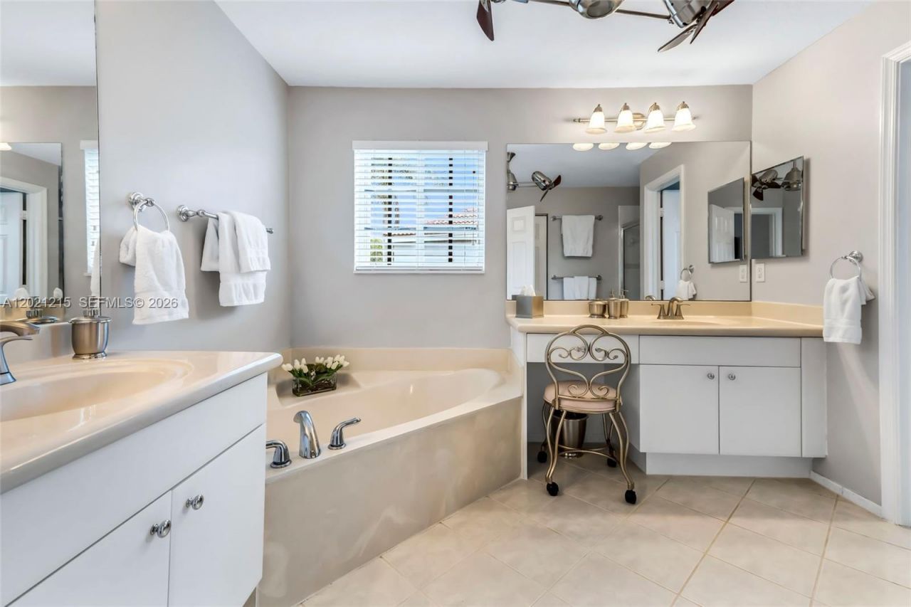 863 Vanda Ter , Weston, FL 33327 Photo