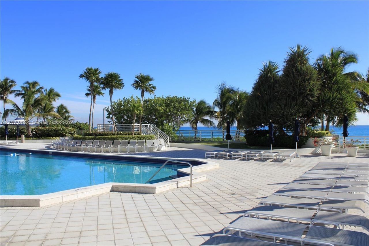 5161 Collins Ave , Unit 1217, Miami Beach, FL 33140 Photo