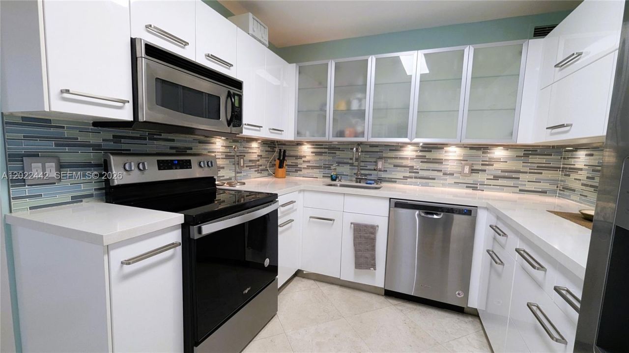 5161 Collins Ave , Unit 1217, Miami Beach, FL 33140 Photo
