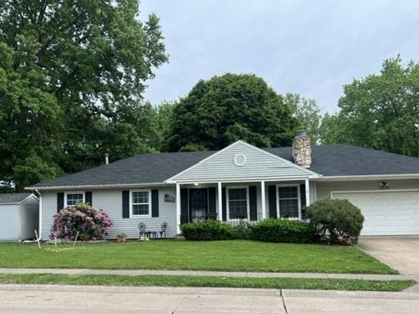 1219 Royal Oaks Drive , Davenport, IA 52806