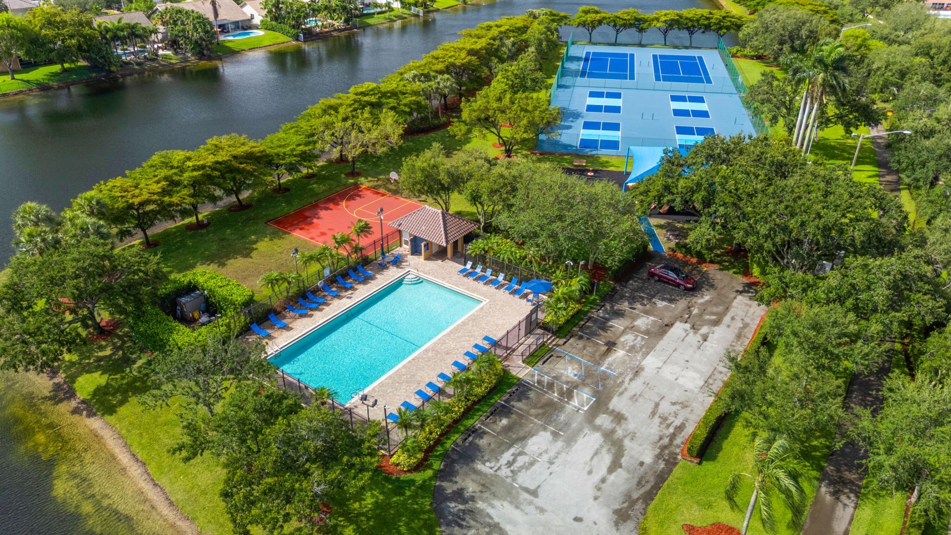 16321 NW 11th Street, Pembroke Pines, FL 33028 Photo