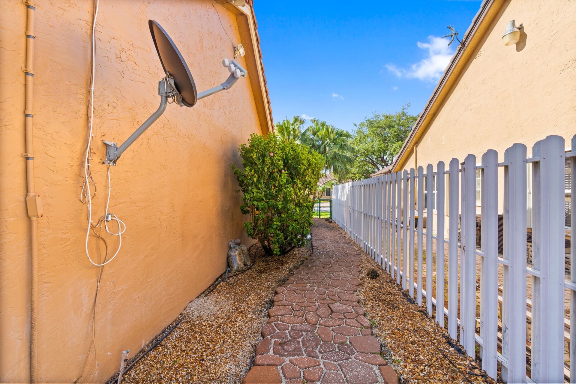 16321 NW 11th Street, Pembroke Pines, FL 33028 Photo