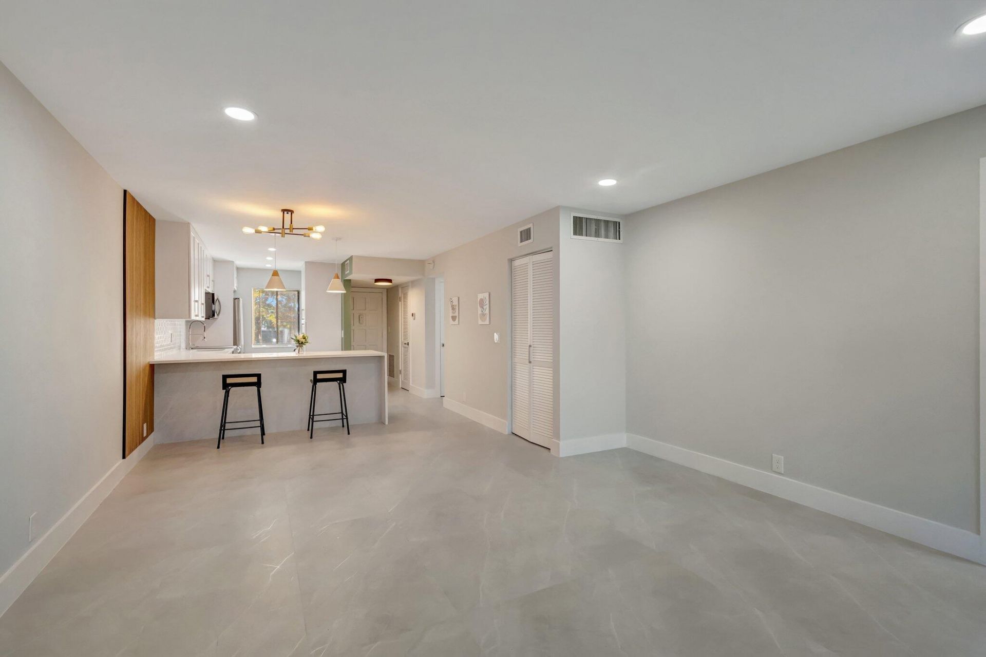 4090 Tivoli Court, Unit 208, Lake Worth, FL 33467 Photo