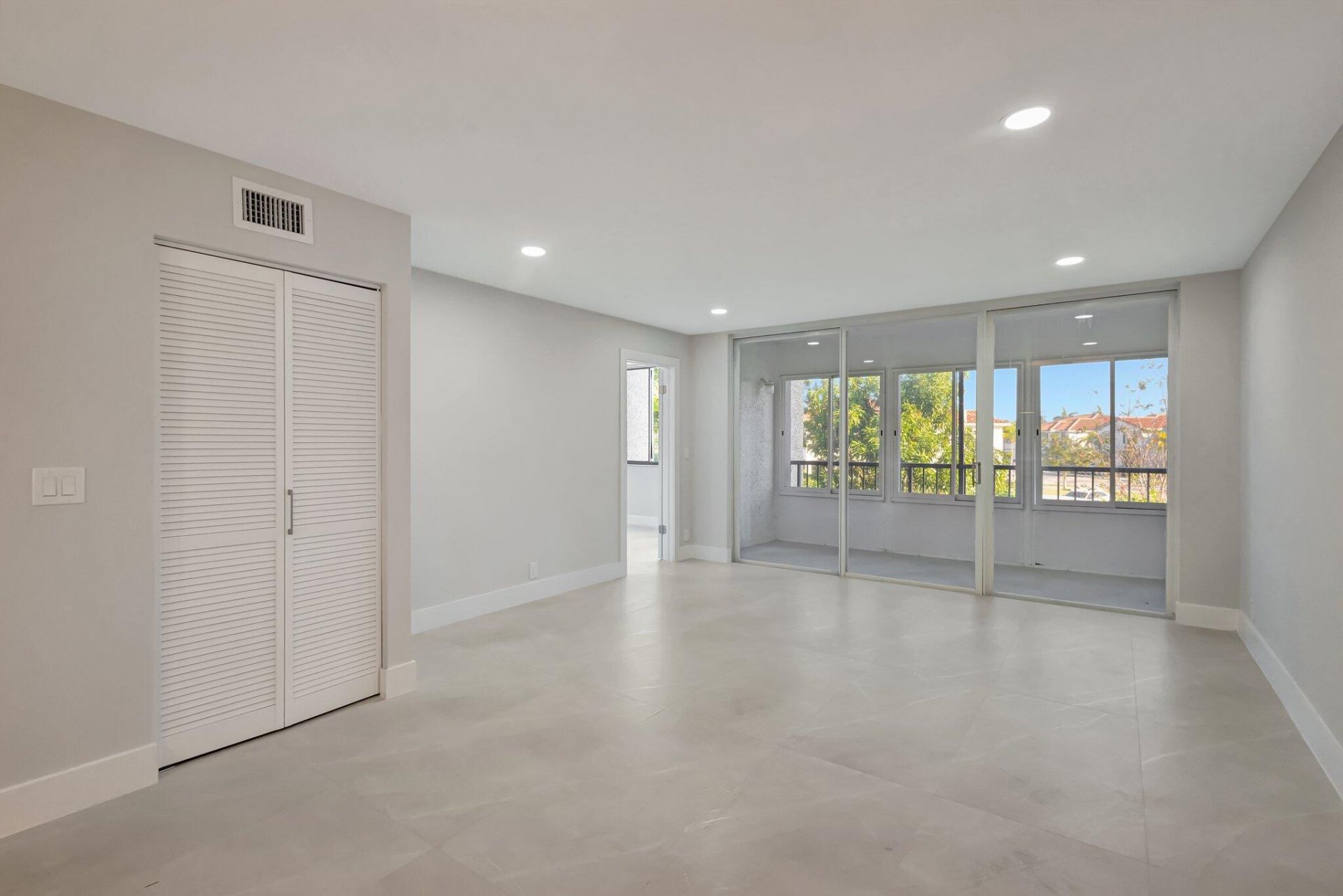 4090 Tivoli Court, Unit 208, Lake Worth, FL 33467 Photo