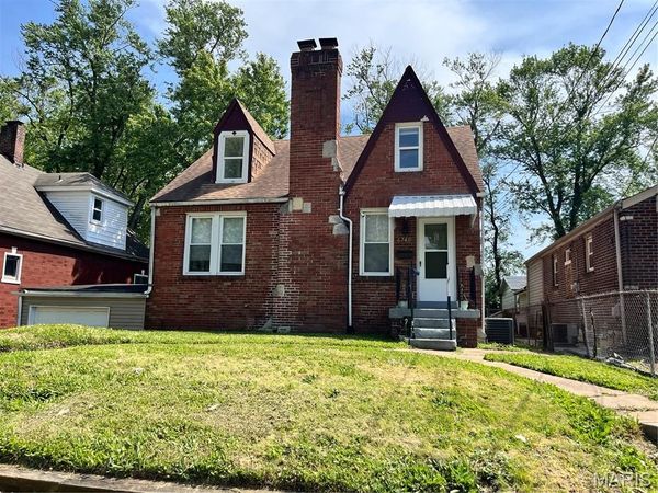 6740 Robbins Avenue , Pagedale, MO 63133