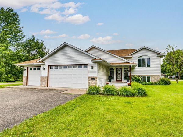 29084 Machmeier Court, Lindstrom, MN 55045