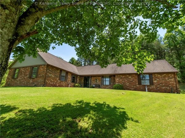 145 Grandview Estates Road, Clendenin, WV 25045