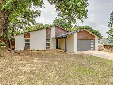 7612 Ripple Creek Court, Fort Worth, TX 76120