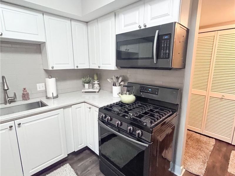6310 Greenwood, Unit 105, Northfield, OH 44067 Photo 22