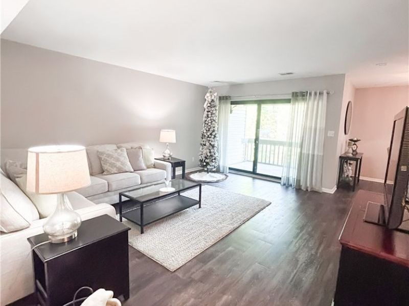 6310 Greenwood, Unit 105, Northfield, OH 44067 Photo 5