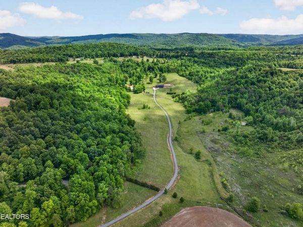 106 Pleasant Shade Lane, Monterey, TN 38574