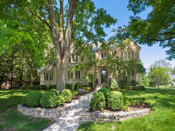 1920 Edgemont Road , Upper Arlington, OH 43212