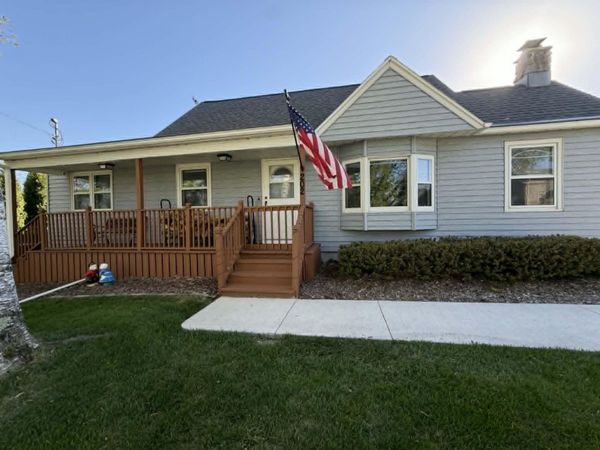 202 Lake St, Cascade, WI 53011