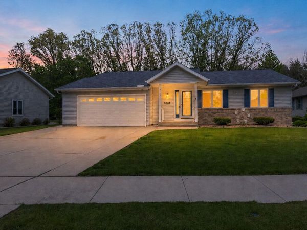 519 Sarah Dr, Fond Du Lac, WI 54935