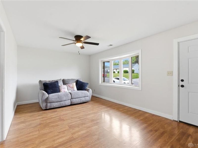 121 Ebony Lane, Fairborn, OH 45324 Photo 4