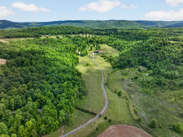 106 Pleasant Shade Lane , Monterey, TN 38574