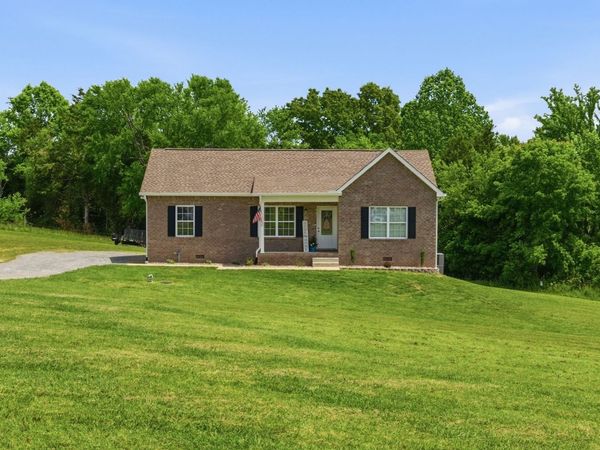1146 Mount Olive Rd , Westmoreland, TN 37186