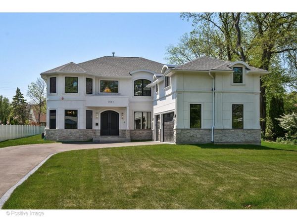 1851 Oakwood Road , Northbrook, IL 60062