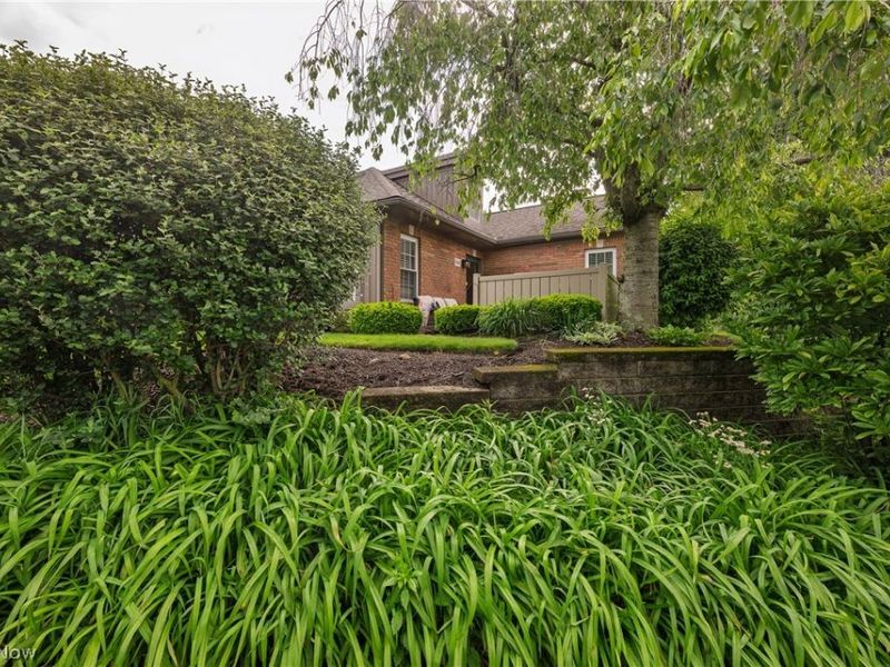 3646 Barrington Place NW, Canton, OH 44708 Photo 2