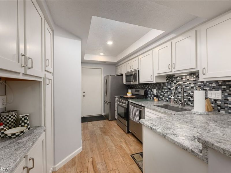 3646 Barrington Place NW, Canton, OH 44708 Photo 4