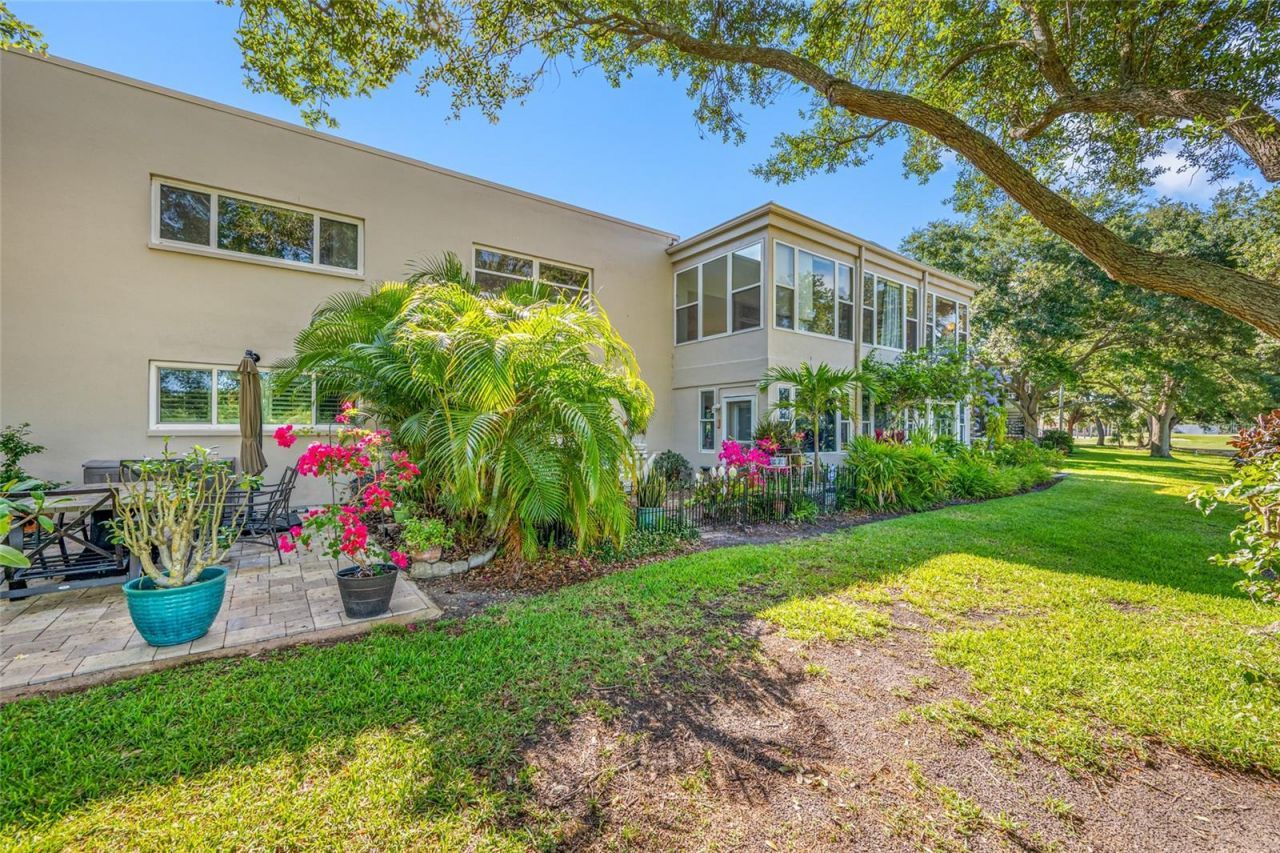 11 Country Club Drive , Unit 11, Largo, FL 33771 Photo