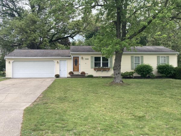 1785 Woodrun Drive SE, Lowell, MI 49331