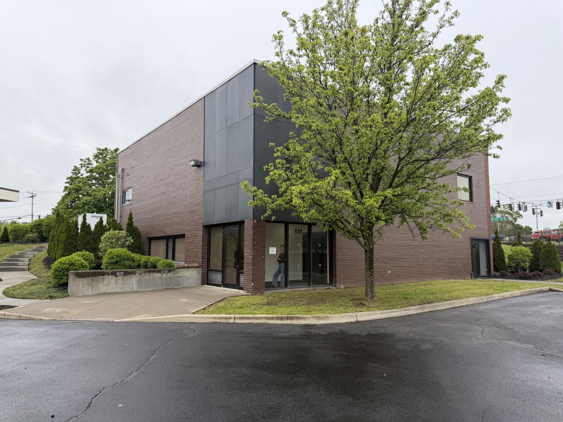 696 Troy Schenectady Road, Latham, NY 12110 Main Photo