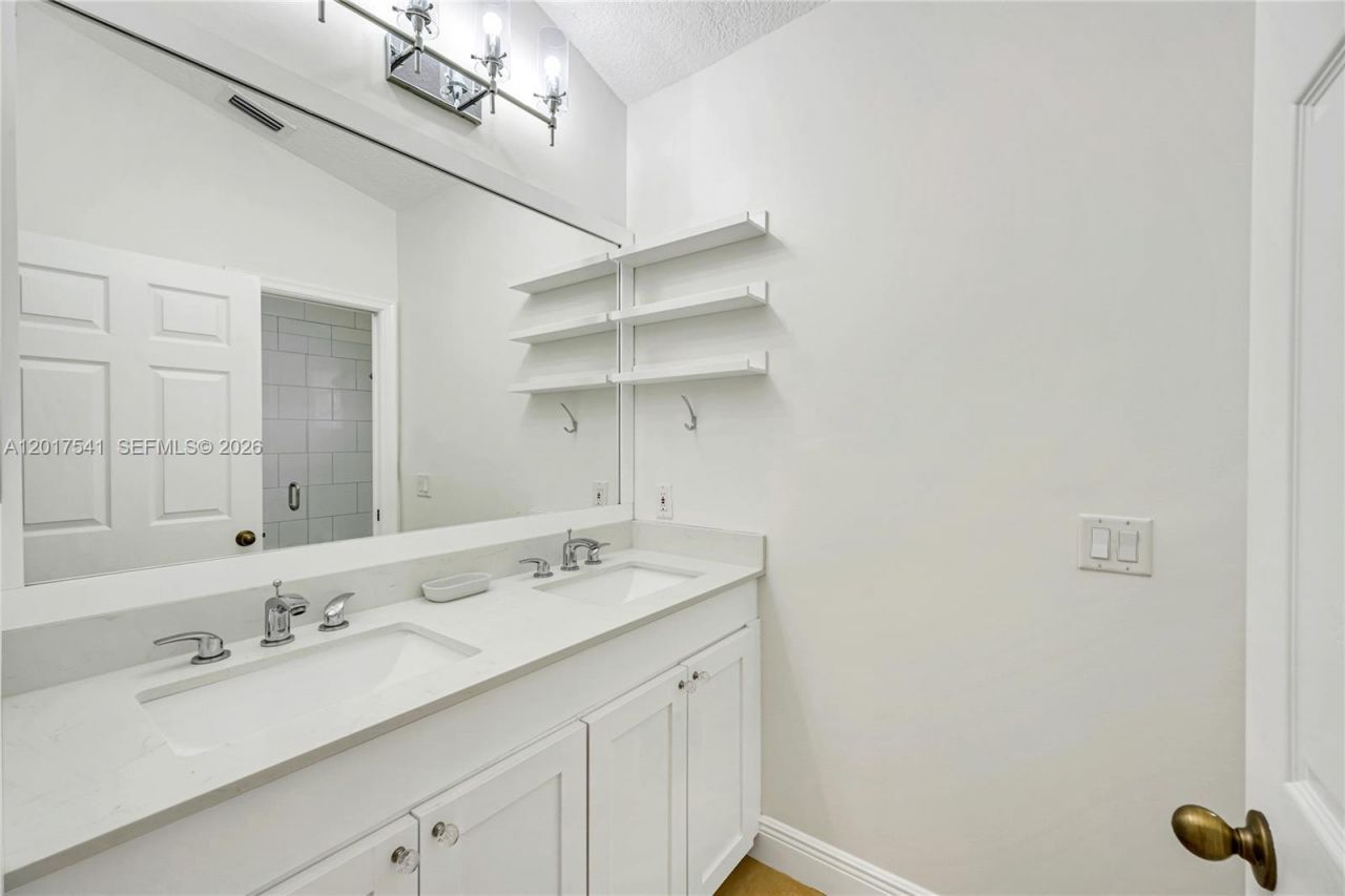 7944 SW 187 St , Cutler Bay, FL 33157 Photo