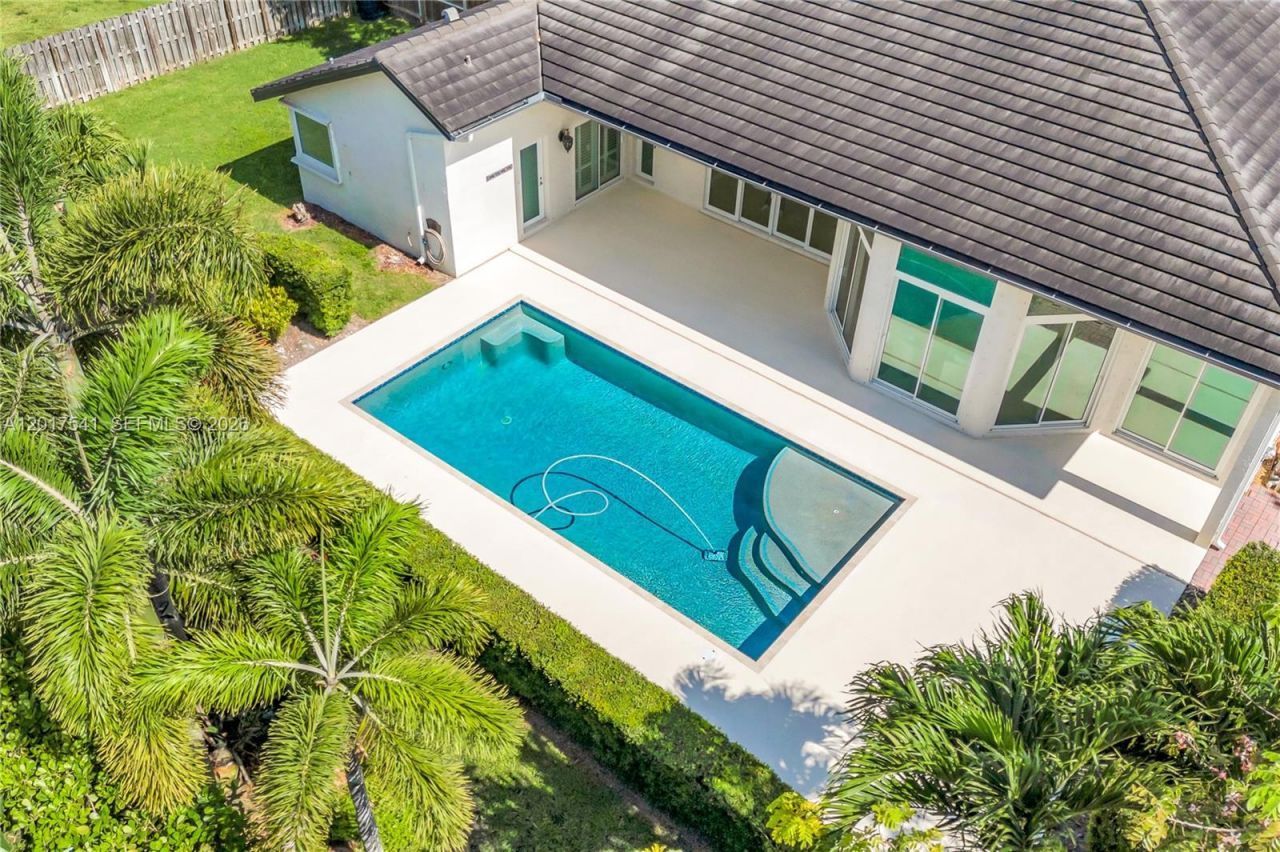 7944 SW 187 St , Cutler Bay, FL 33157 Photo