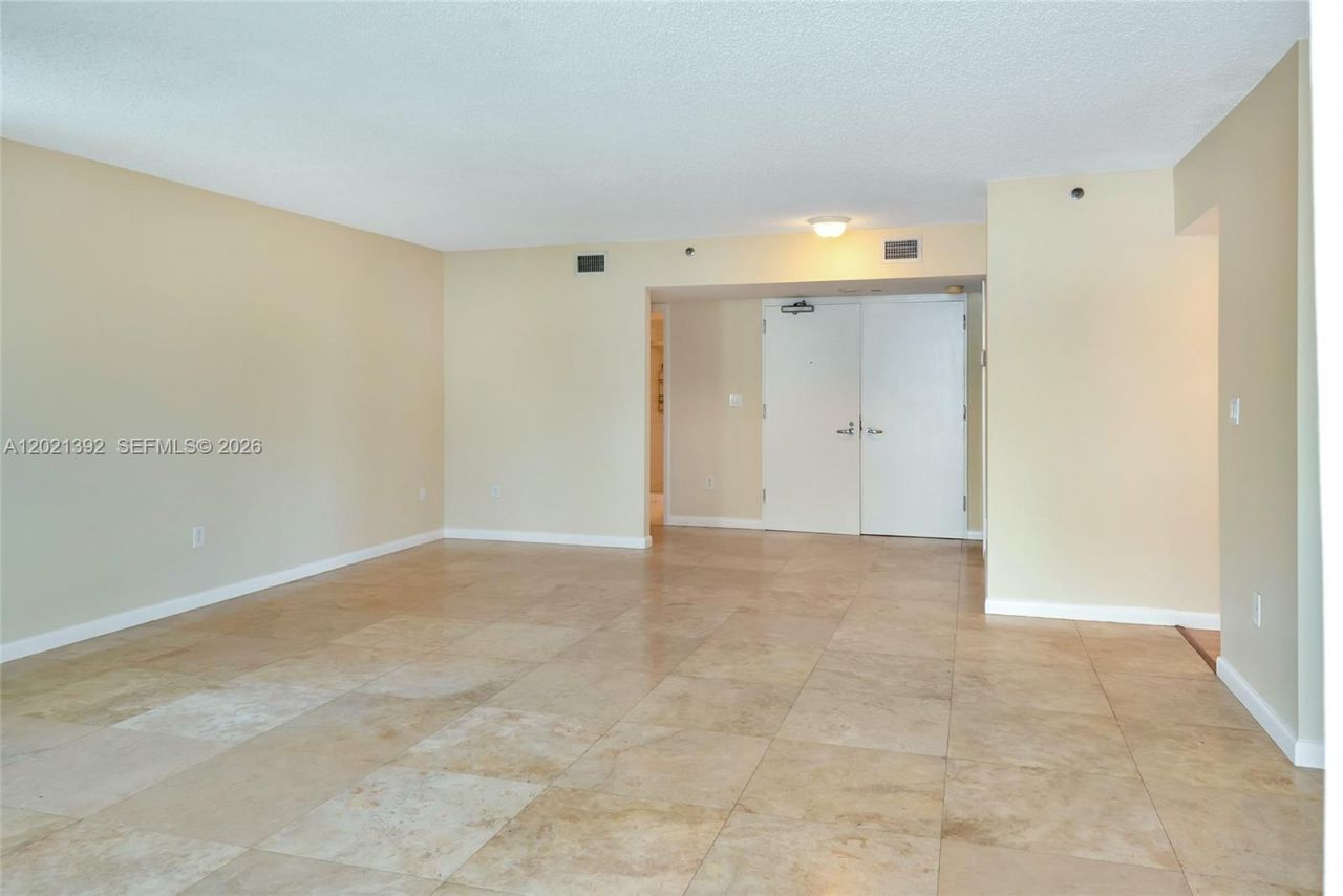 5900 Collins Ave , Unit 408, Miami Beach, FL 33140 Photo
