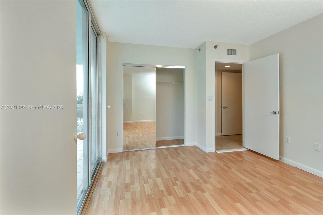 5900 Collins Ave , Unit 408, Miami Beach, FL 33140 Photo