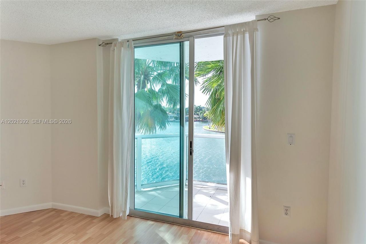 5900 Collins Ave , Unit 408, Miami Beach, FL 33140 Photo