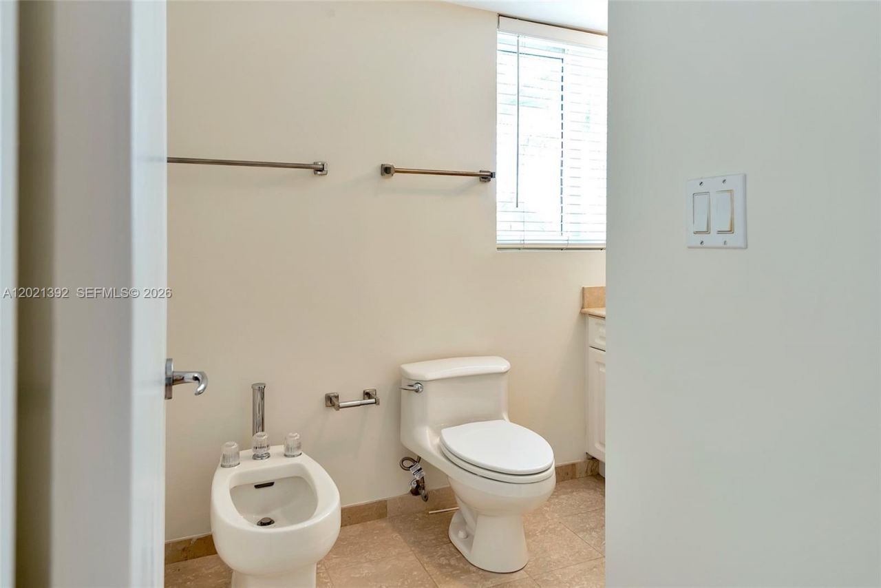 5900 Collins Ave , Unit 408, Miami Beach, FL 33140 Photo