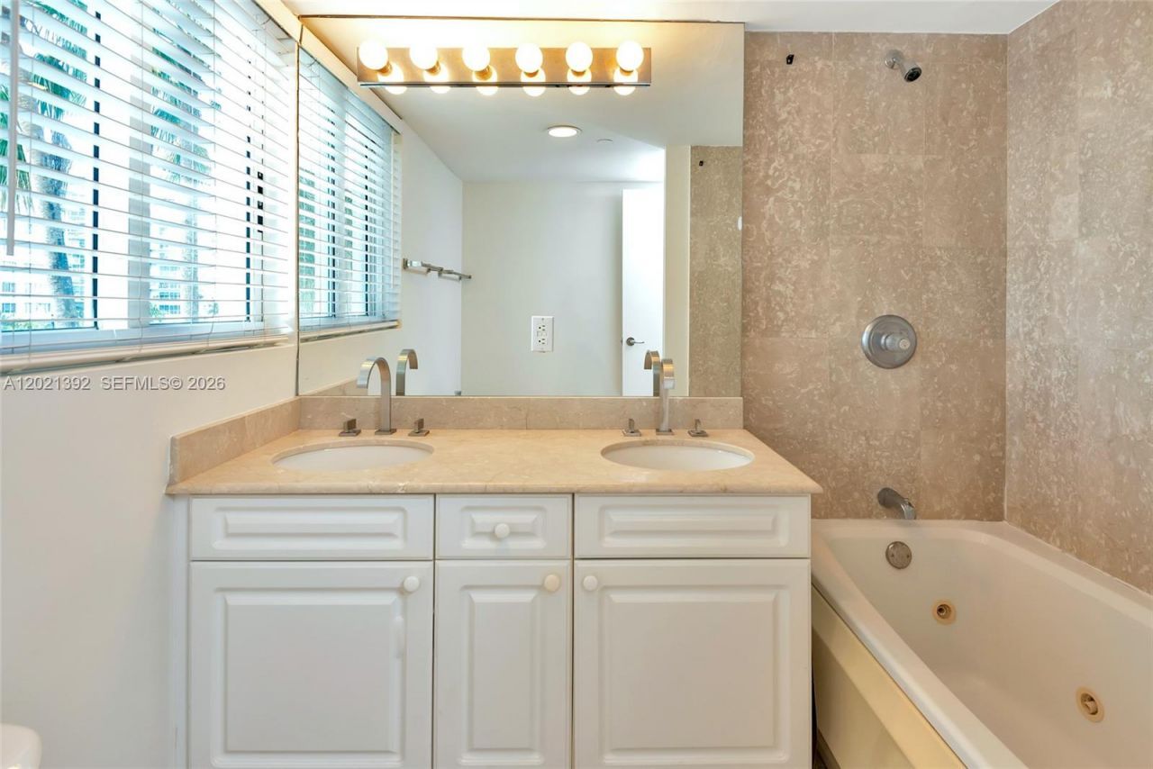 5900 Collins Ave , Unit 408, Miami Beach, FL 33140 Photo
