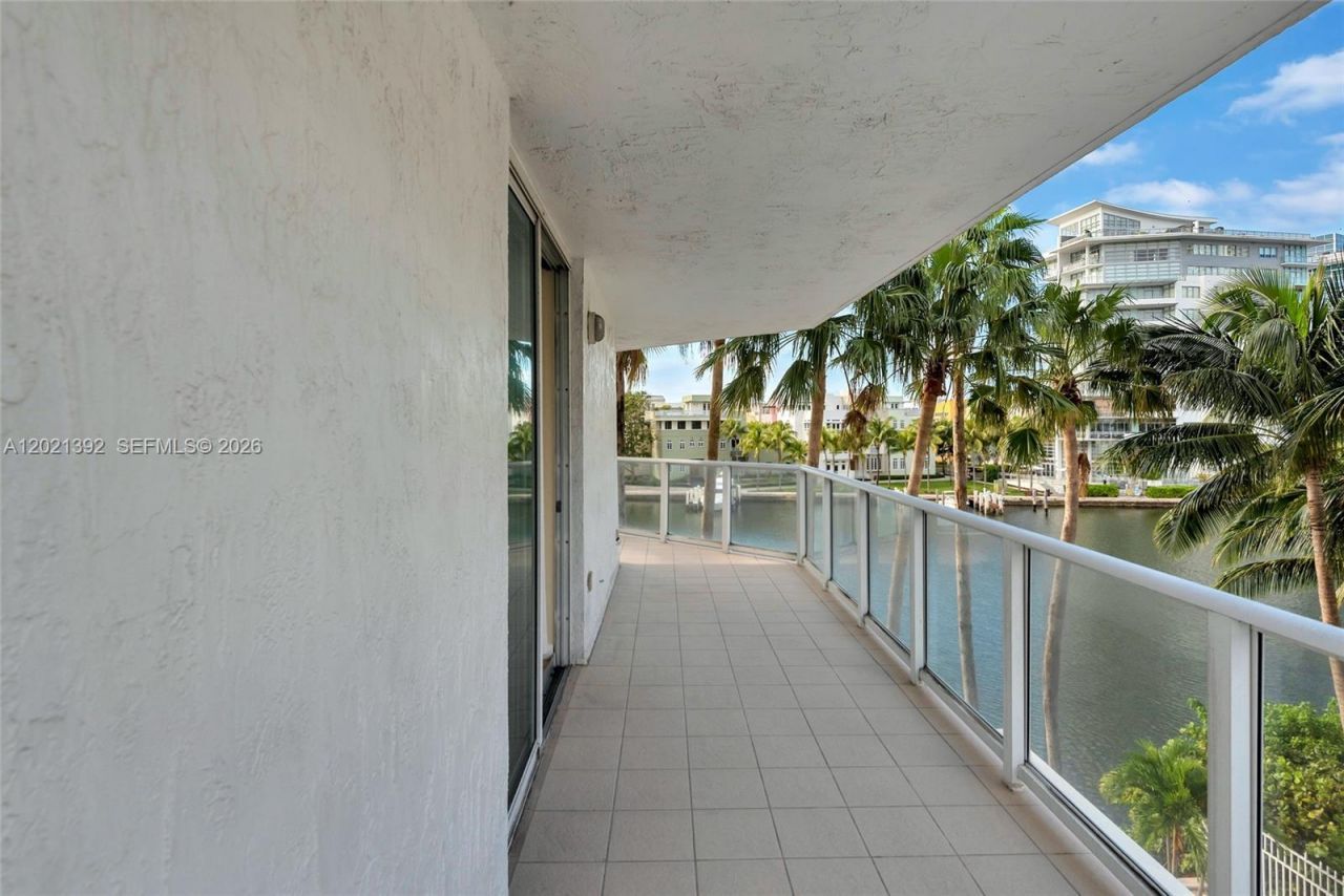 5900 Collins Ave , Unit 408, Miami Beach, FL 33140 Photo