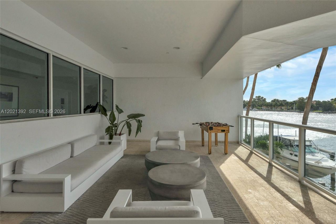 5900 Collins Ave , Unit 408, Miami Beach, FL 33140 Photo