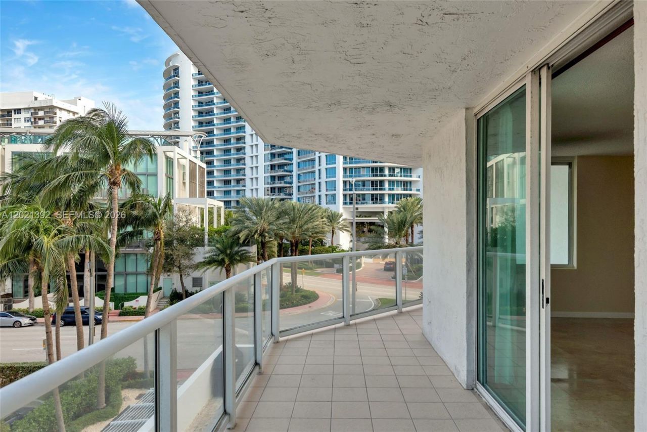 5900 Collins Ave , Unit 408, Miami Beach, FL 33140 Photo