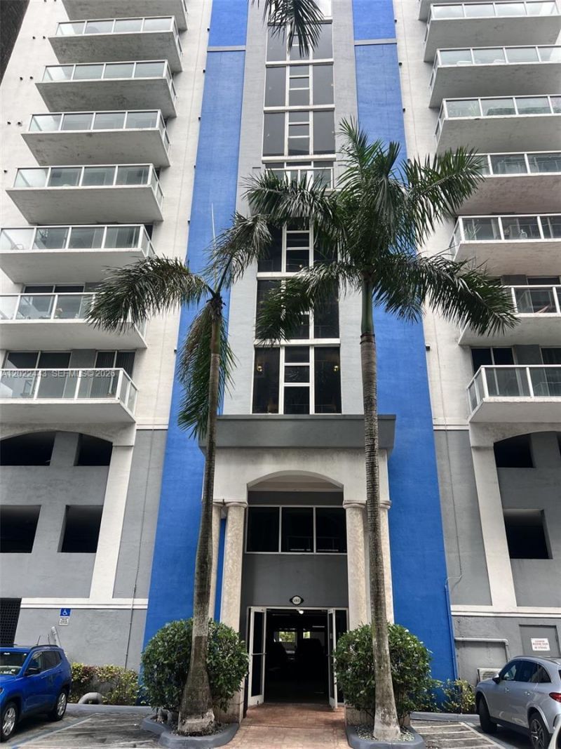 5085 NW 7th St , Unit 503, Miami, FL 33126 Photo