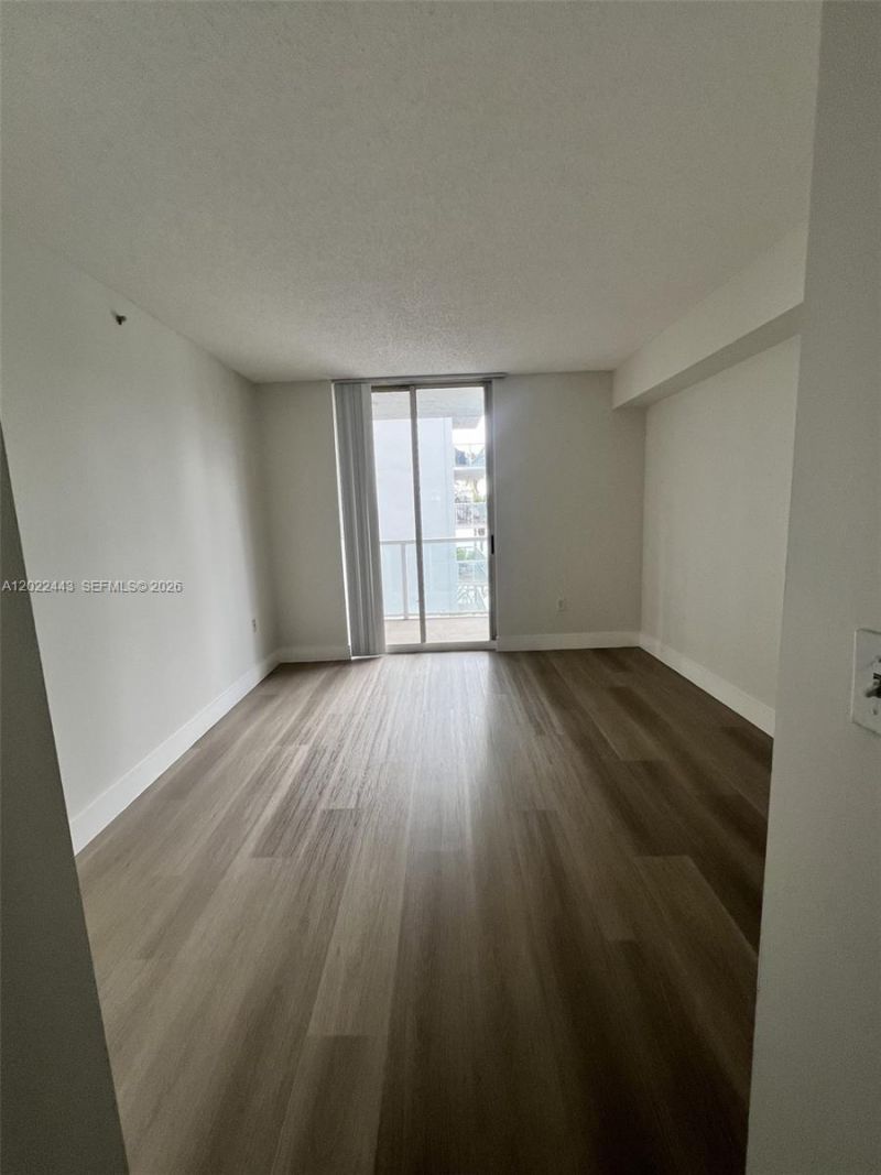 5085 NW 7th St , Unit 503, Miami, FL 33126 Photo