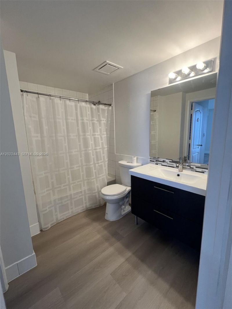 5085 NW 7th St , Unit 503, Miami, FL 33126 Photo