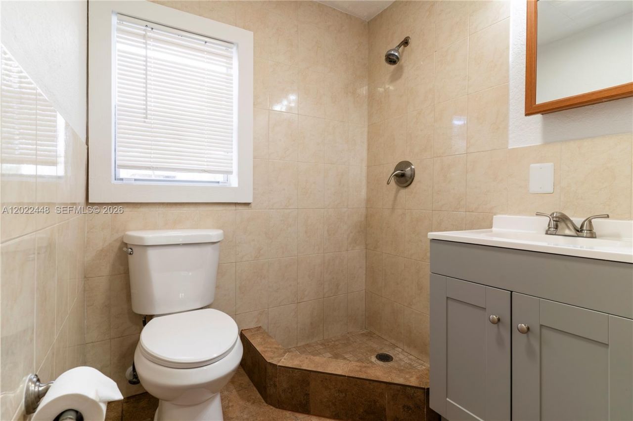 5820 Grant St, Unit Back, Hollywood, FL 33021 Photo