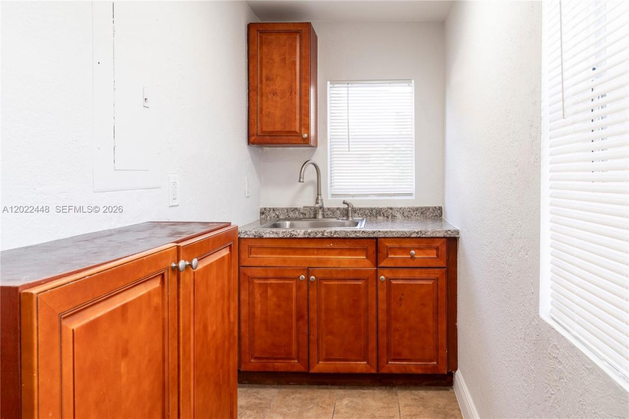 5820 Grant St, Unit Back, Hollywood, FL 33021 Photo