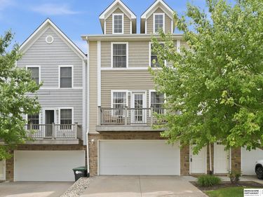 16773 Laurel Plaza , Omaha, NE 68116
